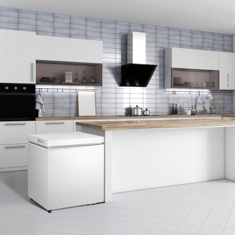 Congélateur à coffre de 1,8 pi3 avec panier amovible, drain inférieur, thermostat à 7 niveaux, design indépendant pour maison et appartement.