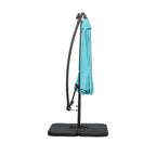 Parasol de terrasse à éclairage solaire de 3 mètres avec pied de support.