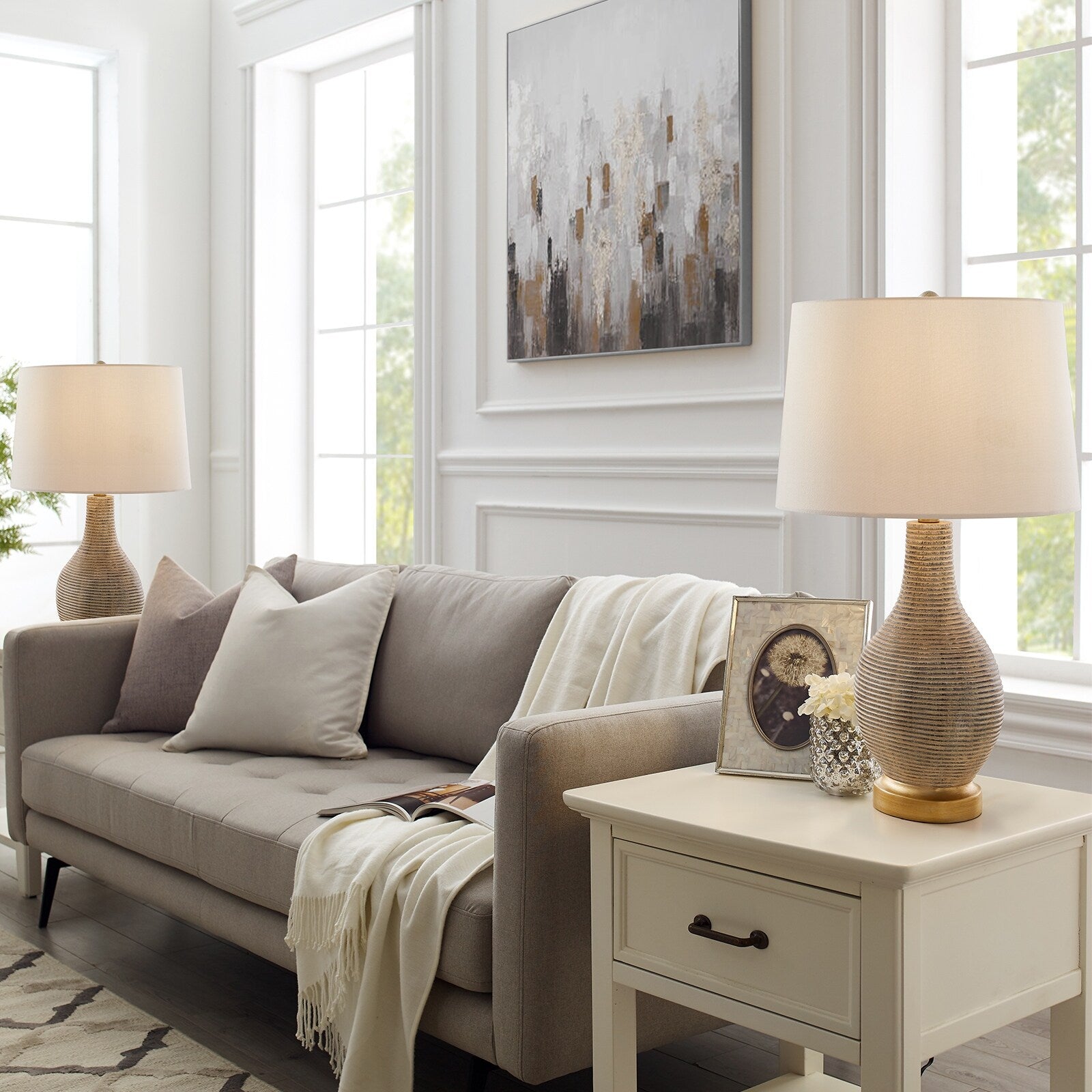 Lampe de table de style farmhouse de 62 cm (24,5 pouces) en beige lavé/doré avec abat-jour en lin blanc (lot de 2) - 62 cm (24,5 pouces) de hauteur