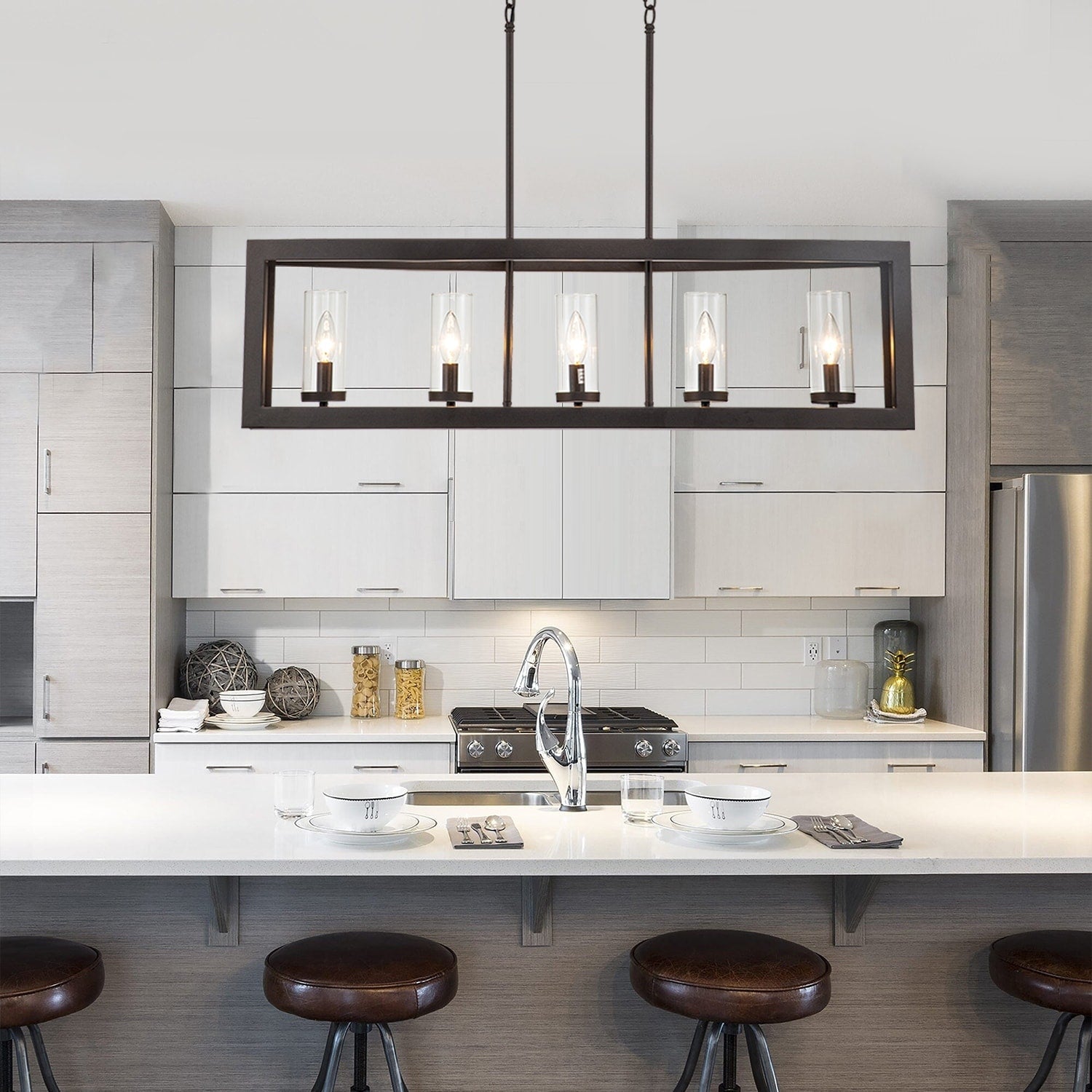 Luminaires suspendus industriels modernes à 5 lumières, style linéaire, pour salle à manger, style farmhouse, avec abat-jour cylindrique en verre transparent, pour îlot de cuisine.