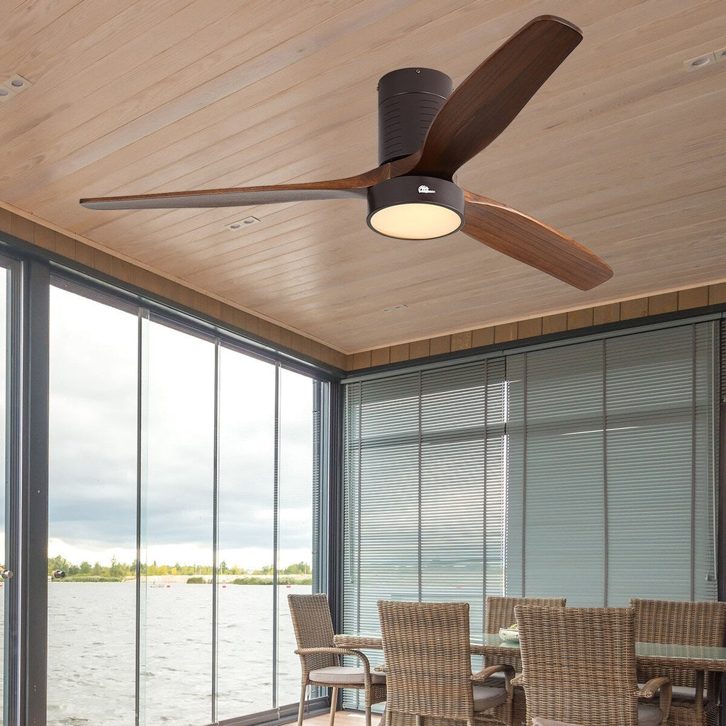 Ventilateur de plafond encastré de 52 pouces de style farmhouse avec éclairage et télécommande, moteur DC réversible.