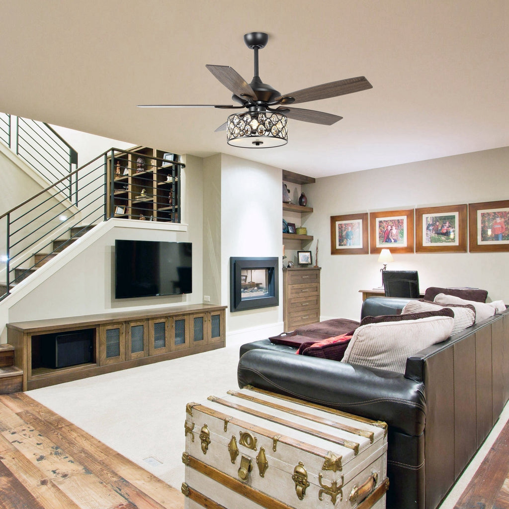 Luminaire suspendu moderne à 52 branches et 4 lumières, avec ventilateur de plafond à cristaux et télécommande.