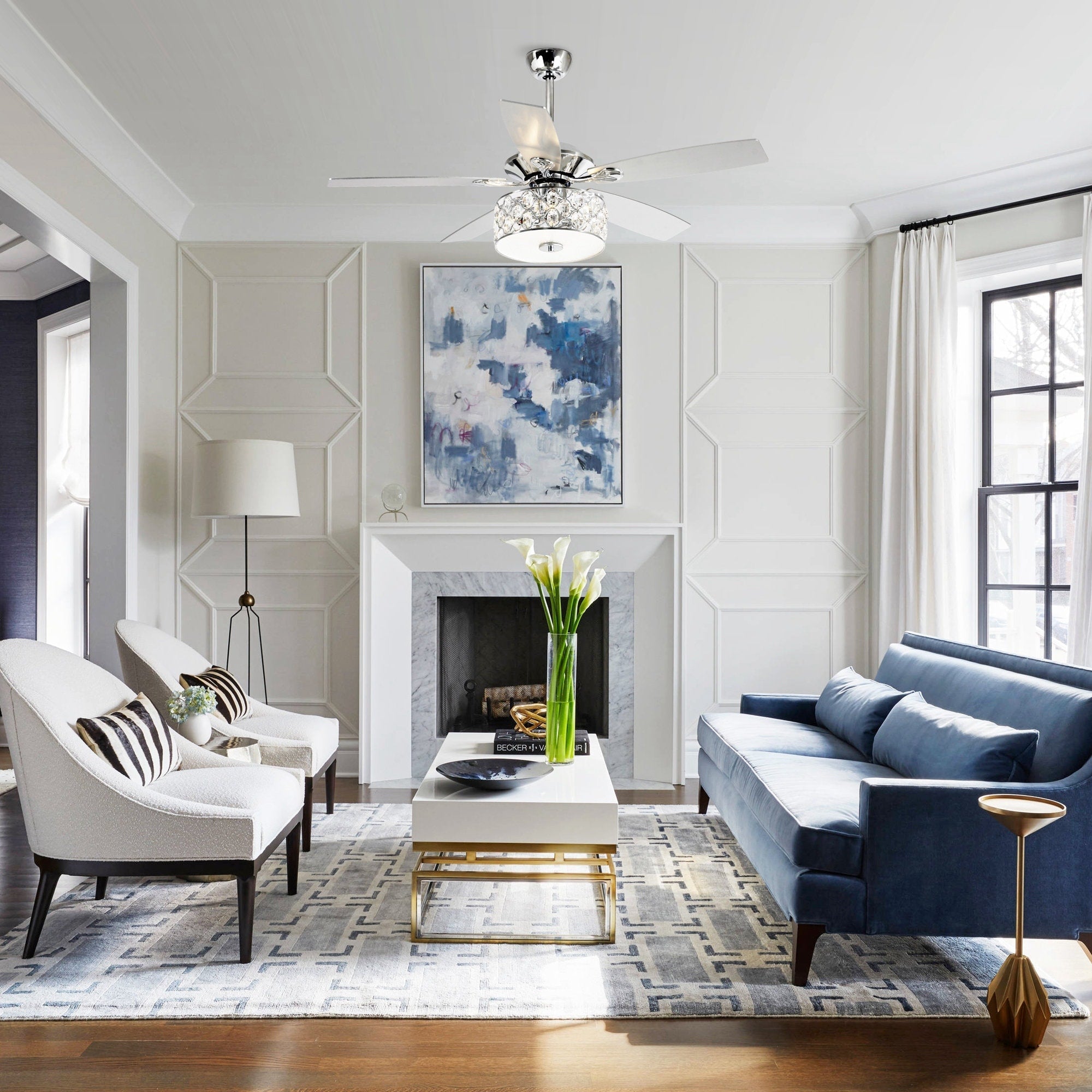 Luminaire suspendu moderne à 52 branches et 4 lumières, avec ventilateur de plafond à cristaux et télécommande.