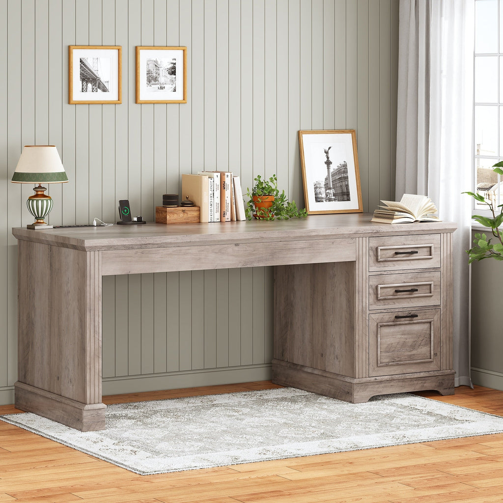 Bureau de direction de style farmhouse, bureau de travail à domicile, tiroir à dossiers, support de moniteur, prise de courant.