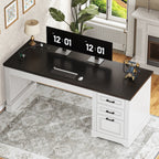 Bureau de direction de style farmhouse, bureau de travail à domicile, tiroir à dossiers, support de moniteur, prise de courant.