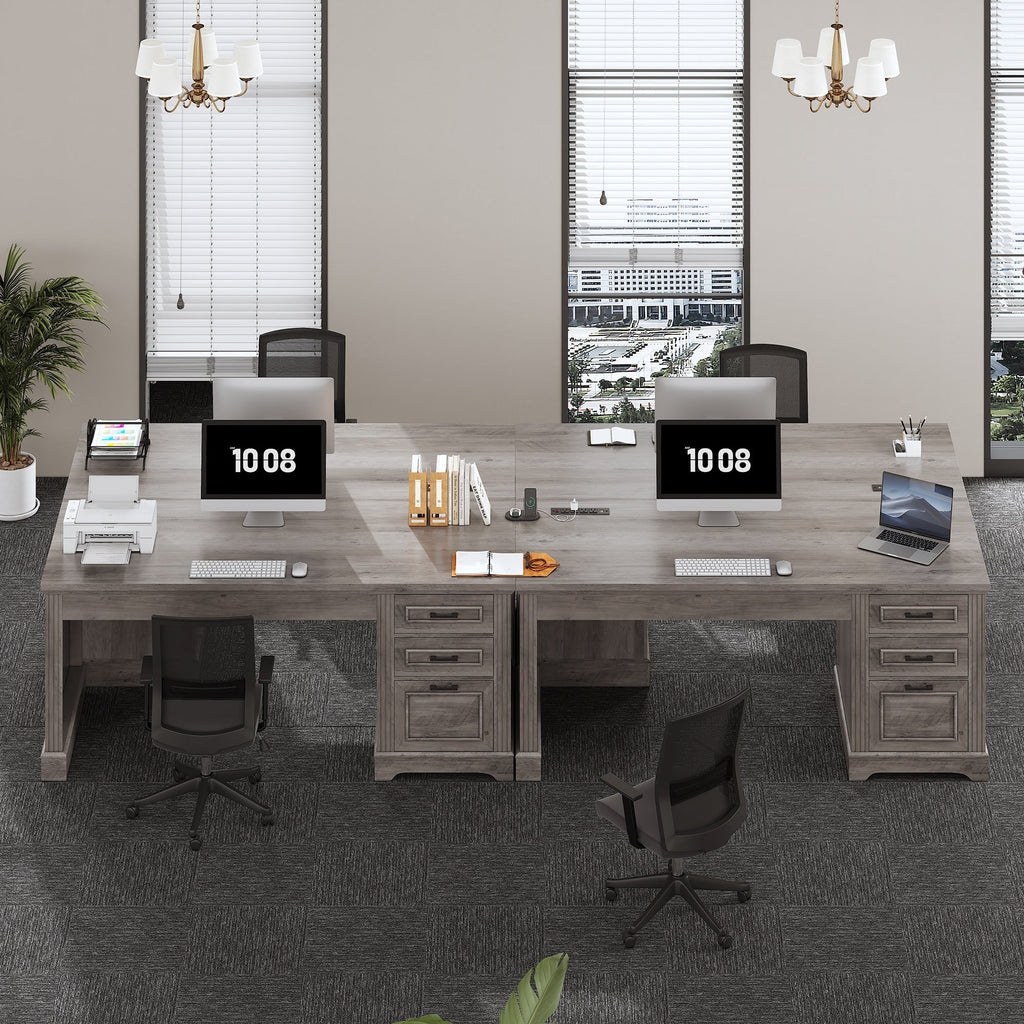 Bureau de direction de style farmhouse, bureau de travail à domicile, tiroir à dossiers, support de moniteur, prise de courant.