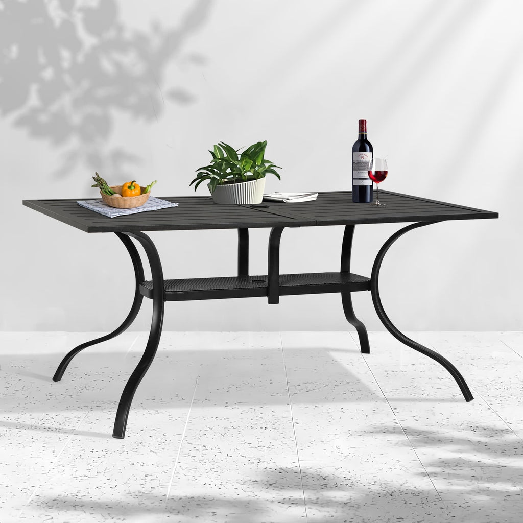 Table rectangulaire de jardin en métal à lattes avec trou pour parasol, 60 x 37 pouces, pour 6 personnes.