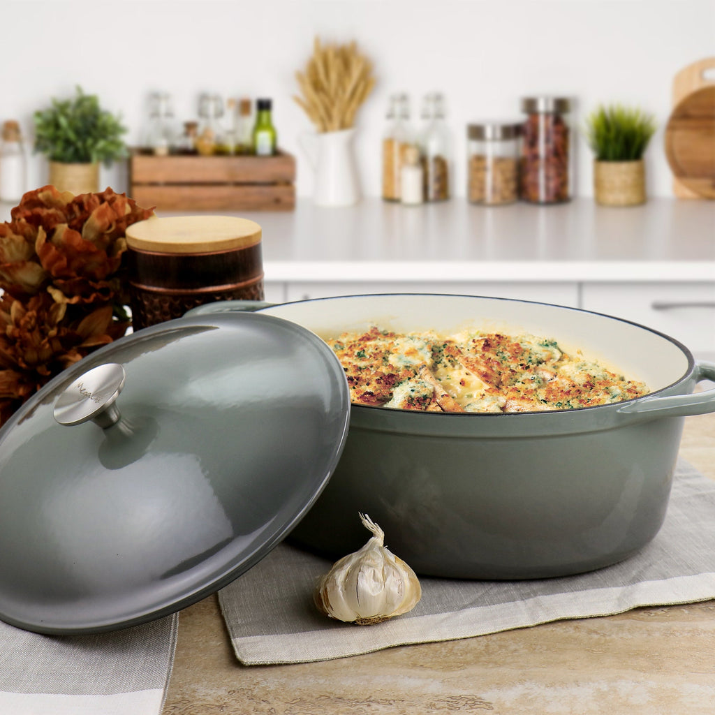 Casserole ovale en fonte émaillée de 7 quarts, couleur nuage de tempête