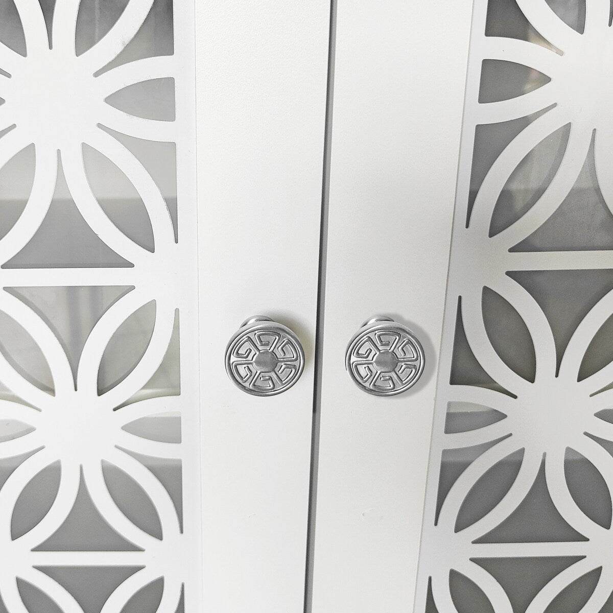 Meuble TV à porte décorative à motifs floraux rustiques de 70 pouces, pouvant accueillir des télévisions jusqu'à 80 pouces.