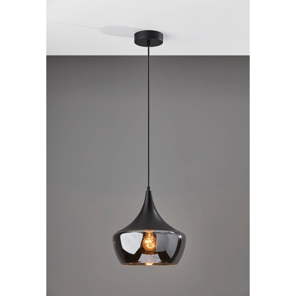 Lampe suspendue Eliza en noir ou en acier d'Adesso