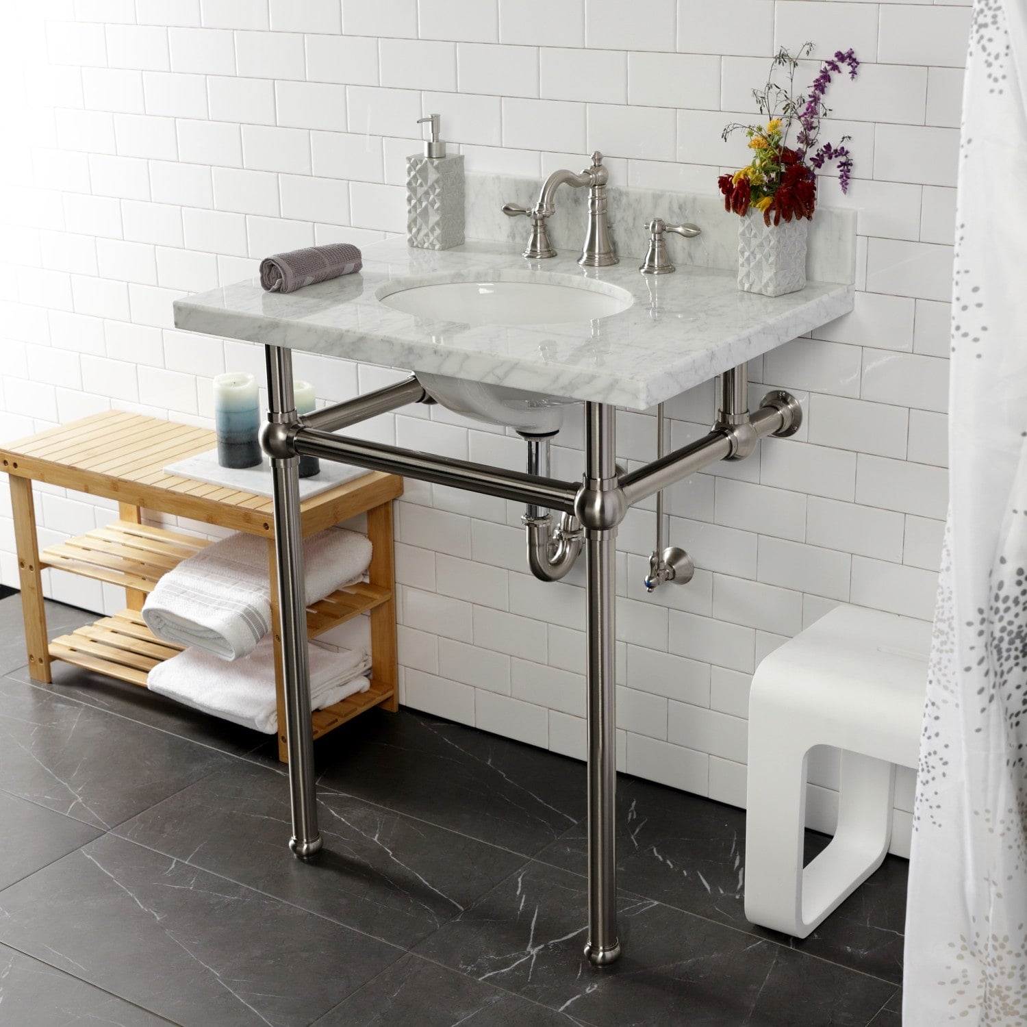 Robinet de salle de bain à large encrage, style américain classique