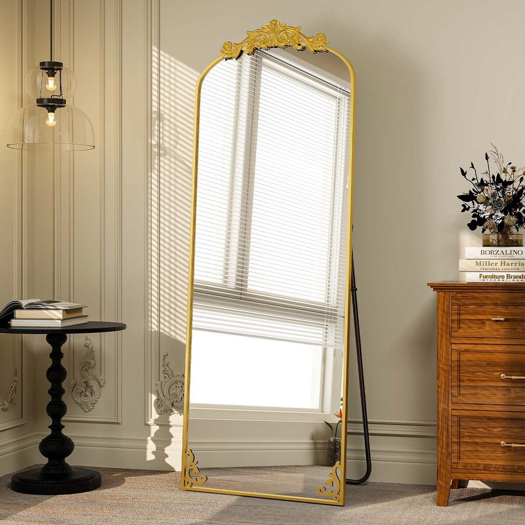 Grand miroir en forme d'arche avec motif floral baroque