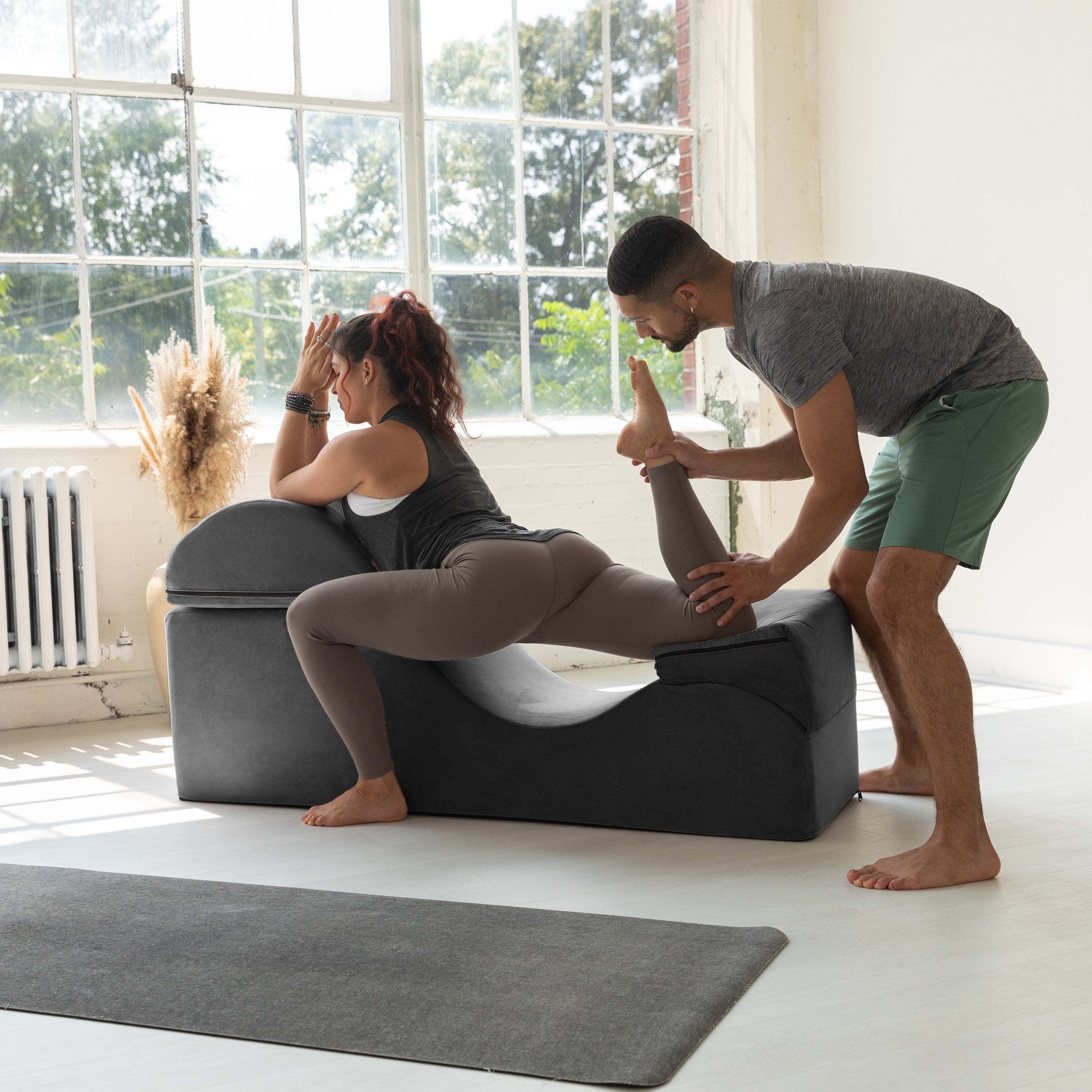 Chaise longue convertible Avana Kami / Yoga et massage - Pouf 2-en-1 avec chaise de salon de yoga escamotable, microvelours - N/A