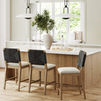 Tabouret de bar Beacon Bohemian Boucle, chaise de comptoir rembourrée avec cadre en bois massif et dossier en jonc tressé.