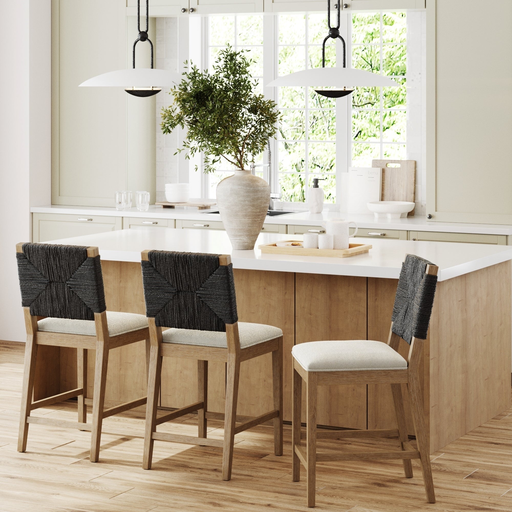 Tabouret de bar Beacon Bohemian Boucle, chaise de comptoir rembourrée avec cadre en bois massif et dossier en jonc tressé.