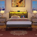 Cadre de lit plateforme en bois de style farmhouse avec station de recharge et lumières LED