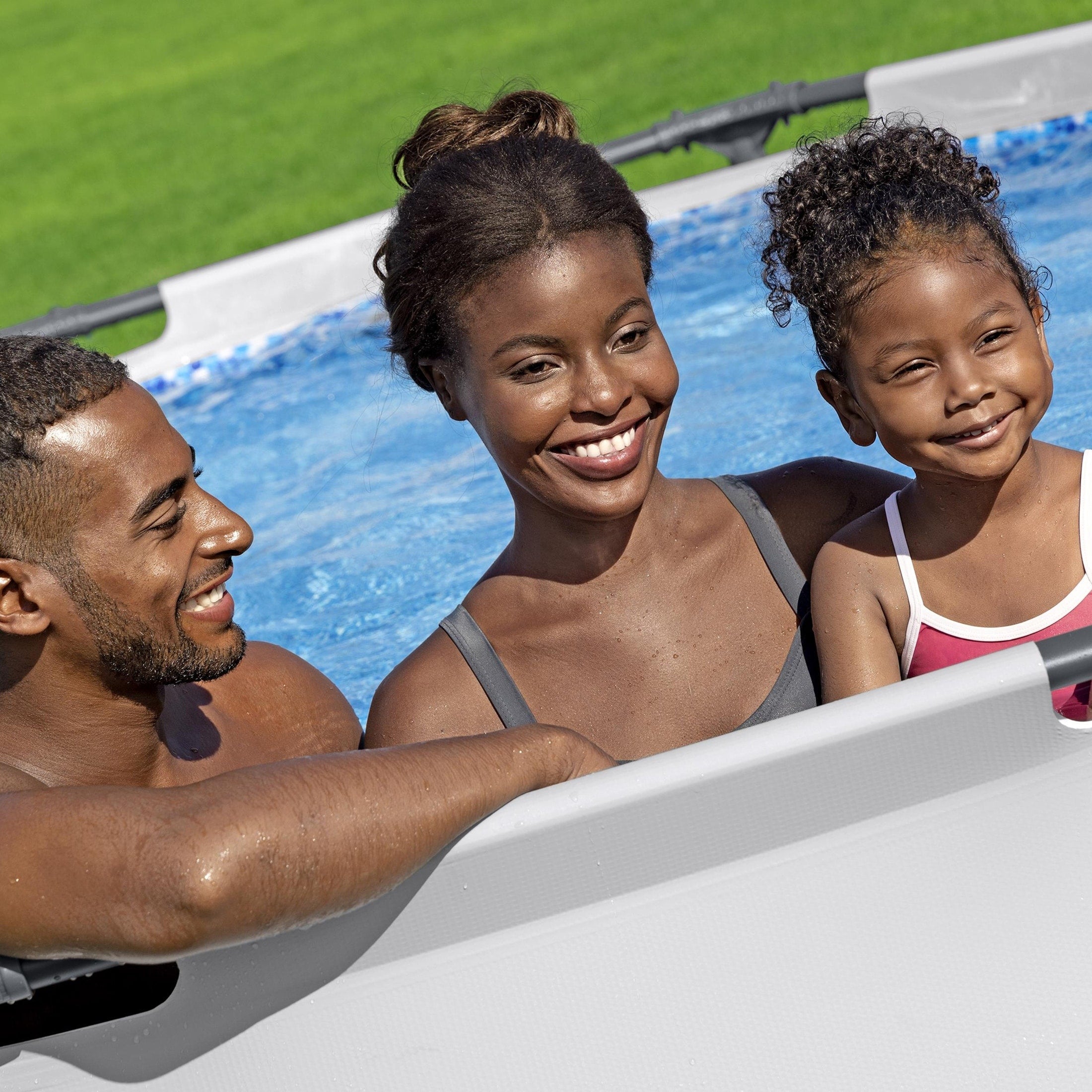 Piscine hors sol Bestway Steel Pro MAX ronde de 305 cm de diamètre et 76 cm de hauteur avec pompe - 305 cm x 76 cm.