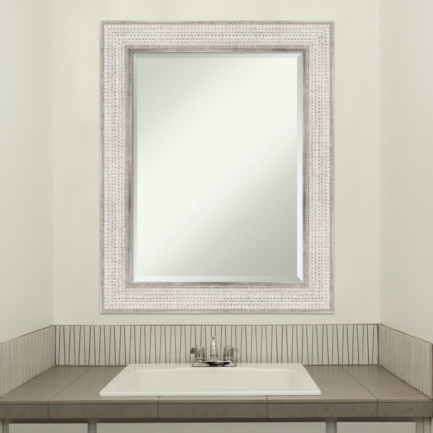 Miroir mural de salle de bain en bois biseauté - Cadre argenté Trellis - Trellis Argenté