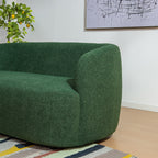 Canapé 2 places KINWELL en tissu bouclé avec coussins