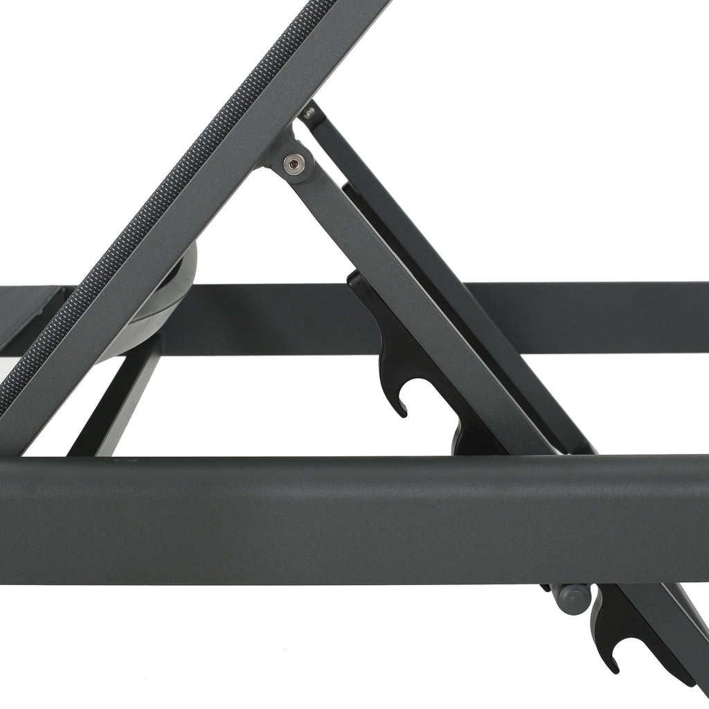 Chaise longue d'extérieur en aluminium Cape Coral (lot de 2) par Christopher Knight Home - 77,56 L x 25,20 l x 11,80 h (cm)