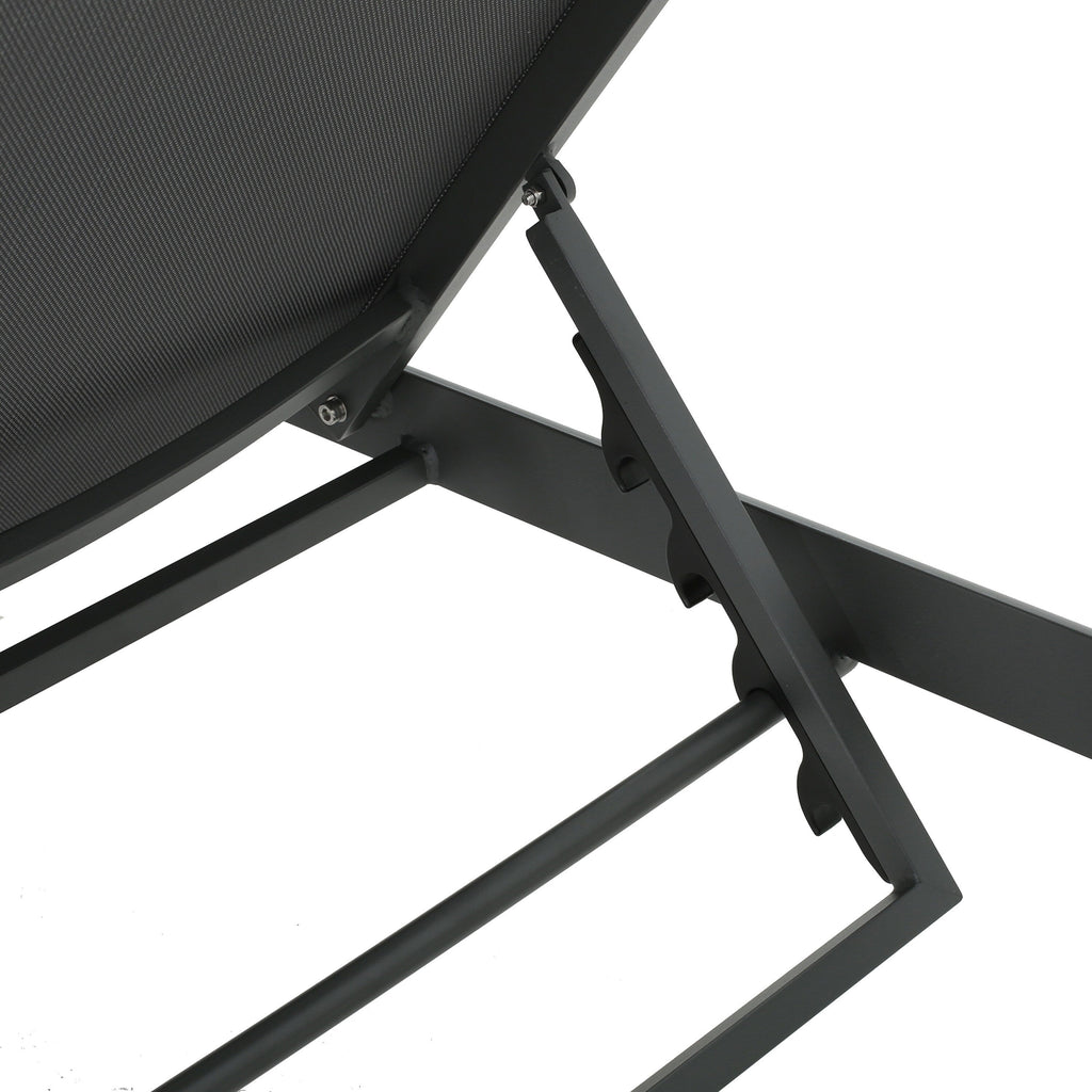 Chaise longue d'extérieur en aluminium Cape Coral (lot de 2) par Christopher Knight Home - 77,56 L x 25,20 l x 11,80 h (cm)