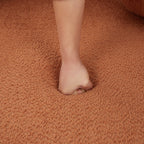 Fauteuil lounge rond en chenille, avec accoudoirs et base pivotante à 360° et 3 coussins amovibles