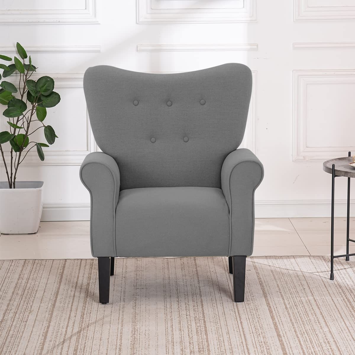 Fauteuil d'appoint moderne Erommy, fauteuil à dossier haut, canapé simple recouvert de tissu avec boutons et pieds en bois pour salon.