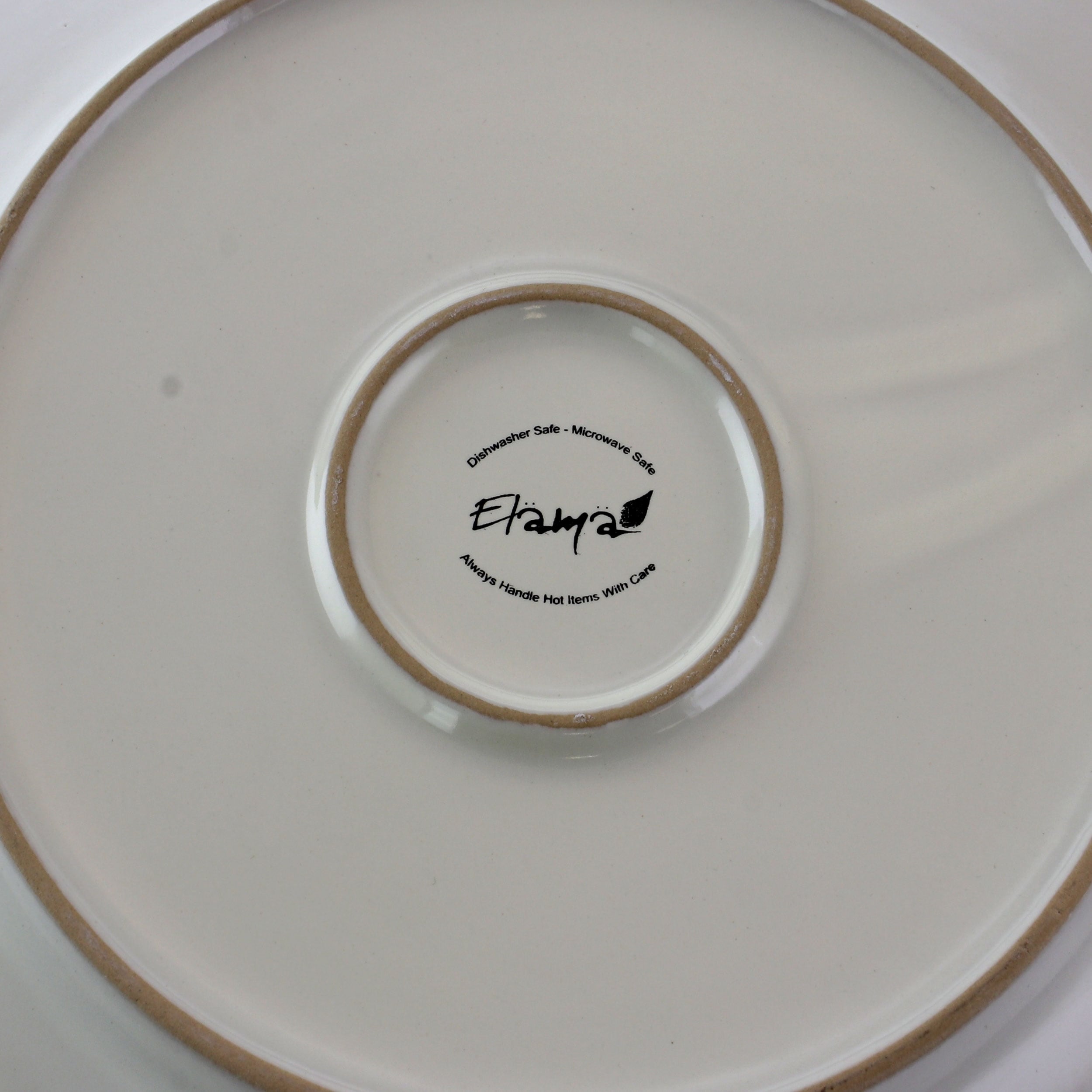 Elama Marketplace Favorites - Service de table 16 pièces en blanc embossé