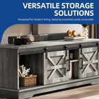 Meuble TV style farmhouse pour téléviseur jusqu'à 65 pouces avec portes et étagères ouvertes, console multimédia et prise de courant.