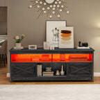 Meuble TV style farmhouse pour téléviseur jusqu'à 65 pouces avec portes et étagères ouvertes, console multimédia et prise de courant.