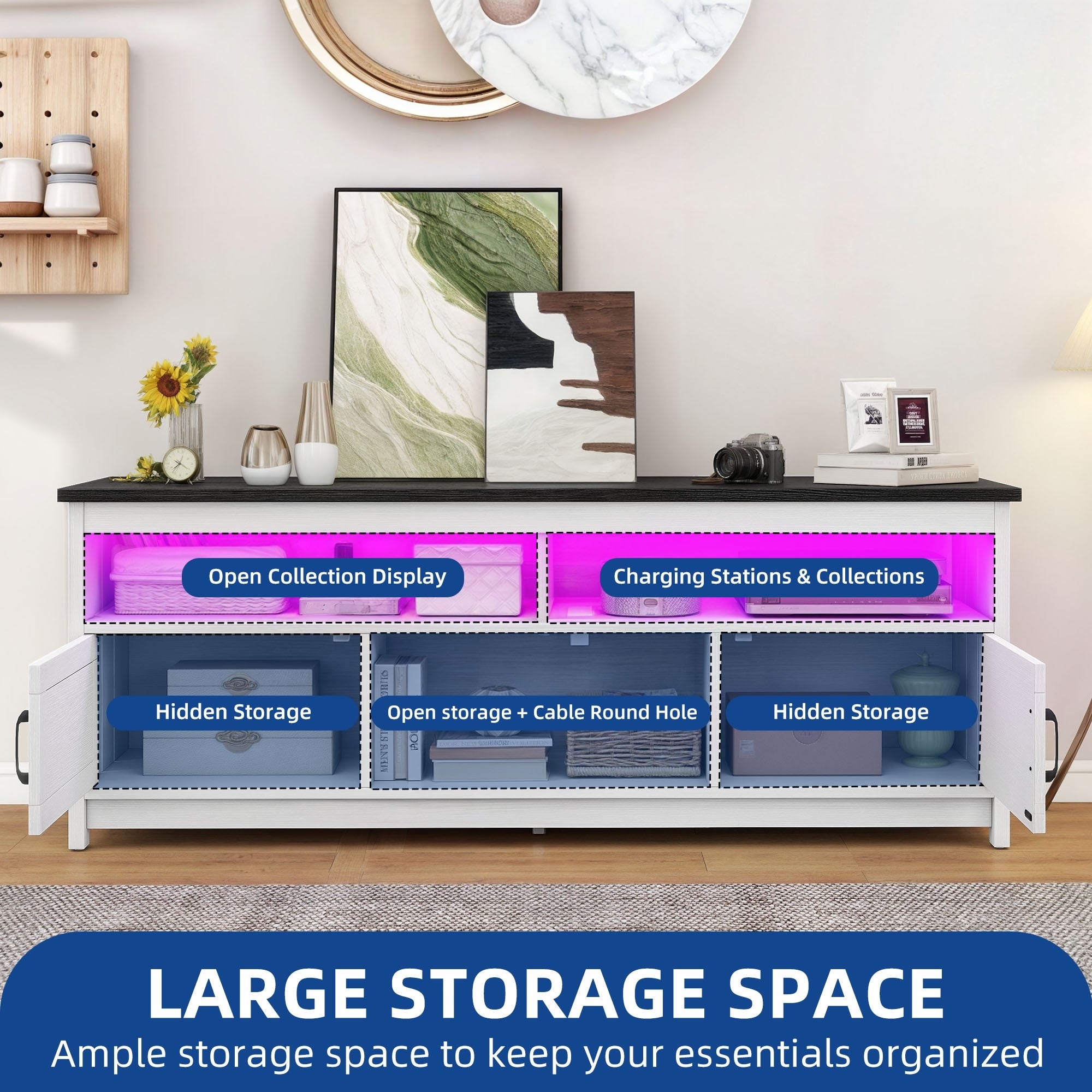 Meuble TV style farmhouse pour téléviseur jusqu'à 65 pouces avec portes et étagères ouvertes, console multimédia et prise de courant.