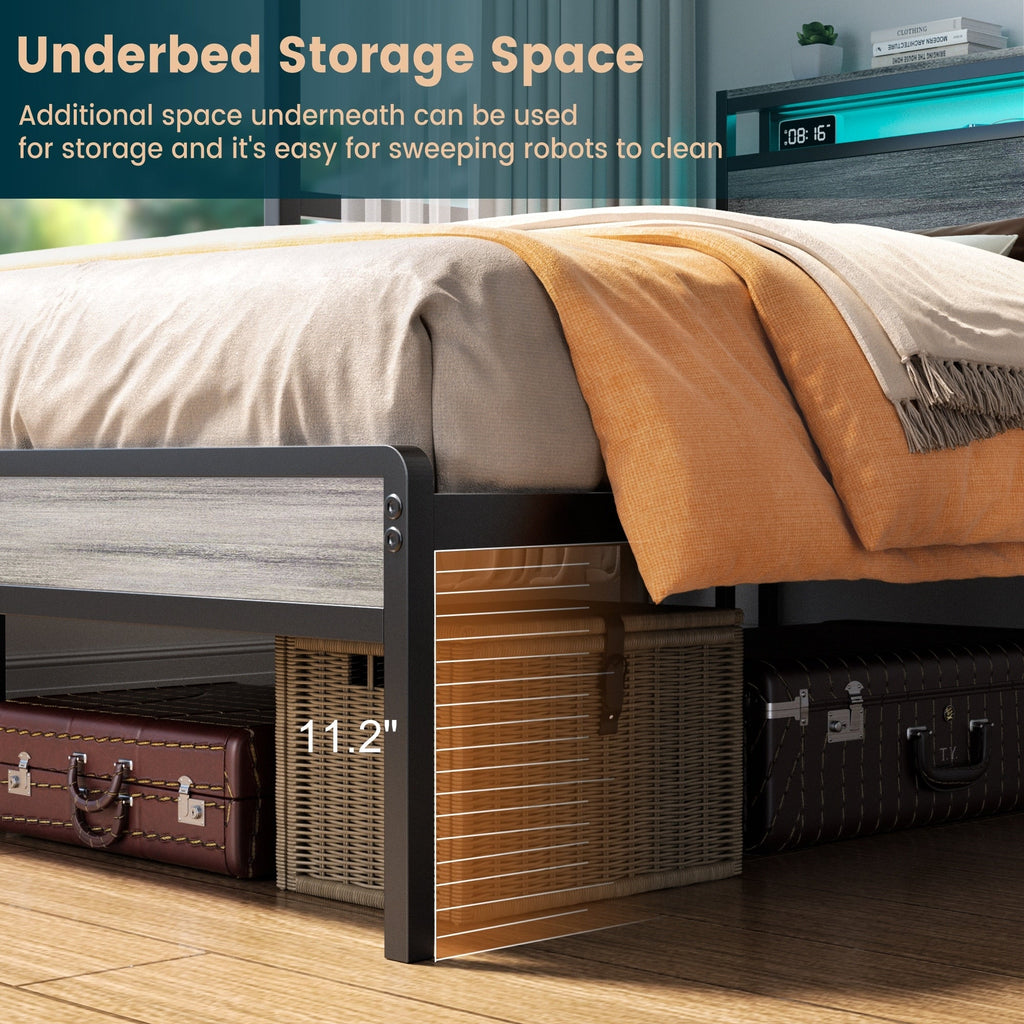 Cadre de lit plateforme en bois de style farmhouse avec station de recharge et lumières LED