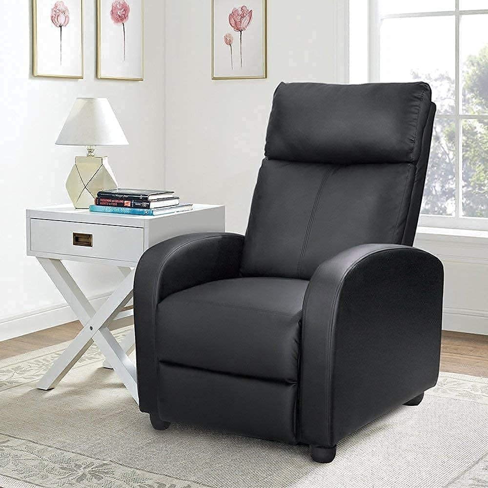Fauteuil inclinable Furniwell en cuir PU avec assise et dossier rembourrés.