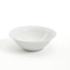 Service de table en céramique Gibson Home Embossed Buffet, 16 pièces, blanc.