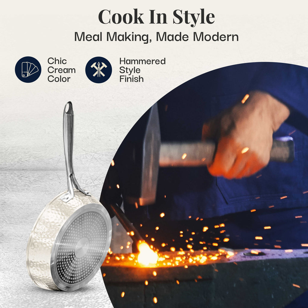 Ensemble de casseroles et poêles Gotham Steel Hammered Cream 15 pièces, revêtement céramique ultra antiadhésif, avec ustensiles.