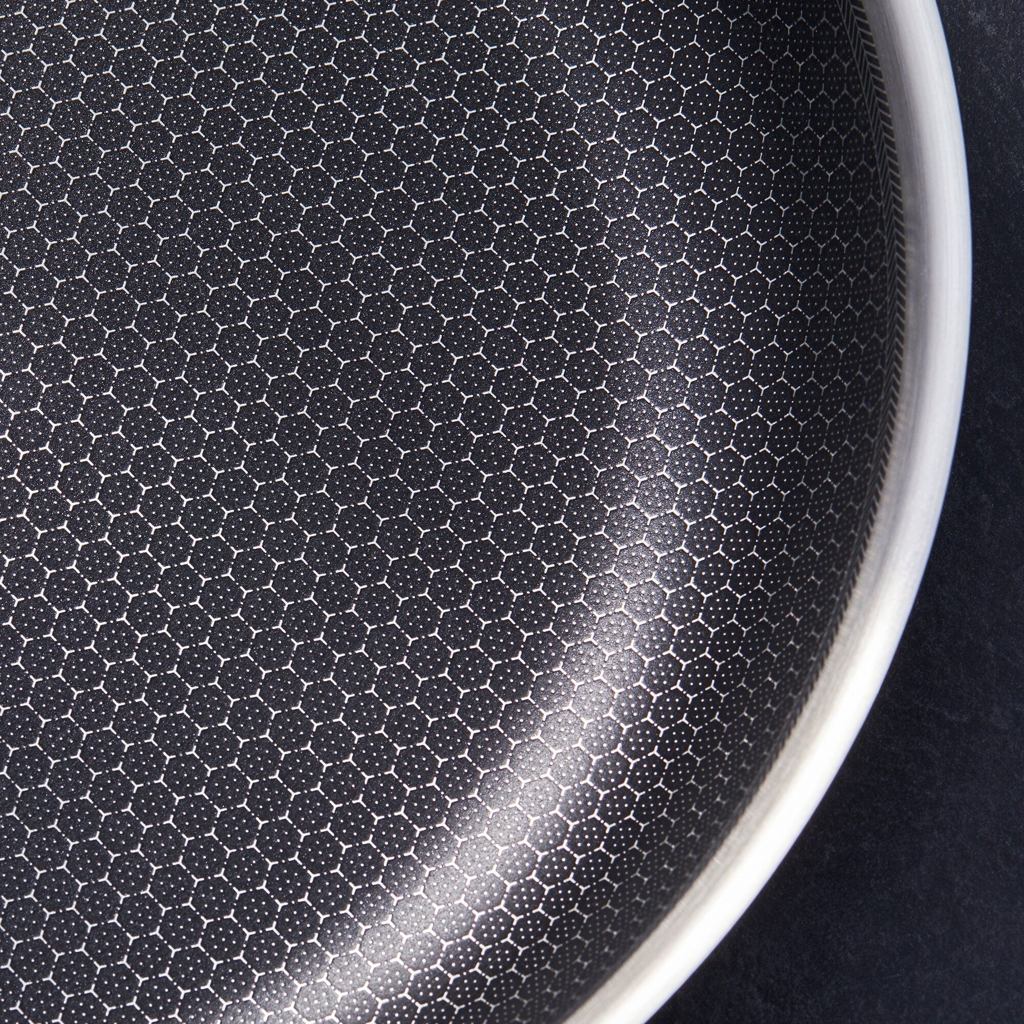 Ensemble de 3 poêles HENCKELS Paradigm avec pelle et cuillère de service offertes - 5 pièces