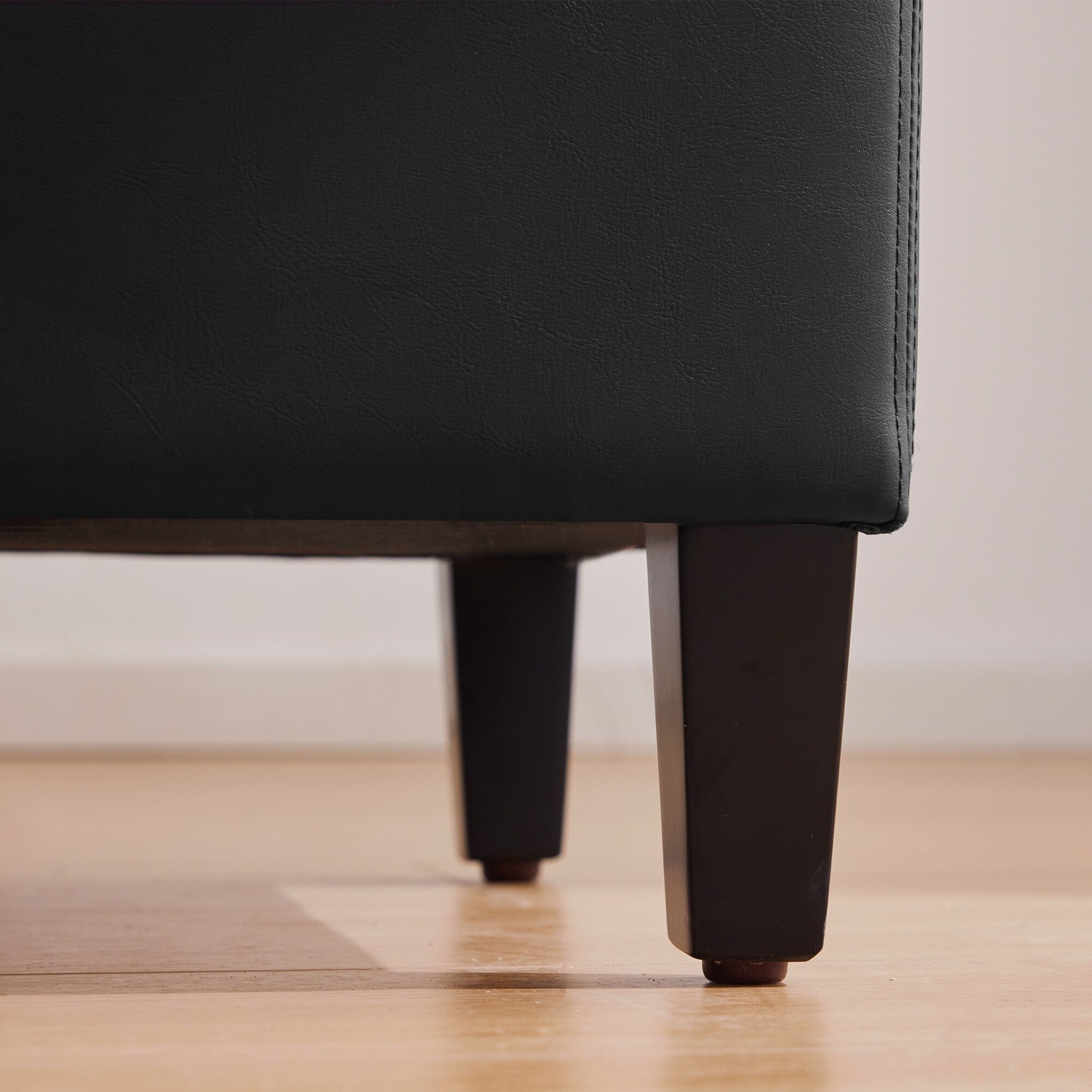 Ottoman rectangulaire de rangement recouvert de simili cuir - 50,3 x 17,50 x 18 pouces