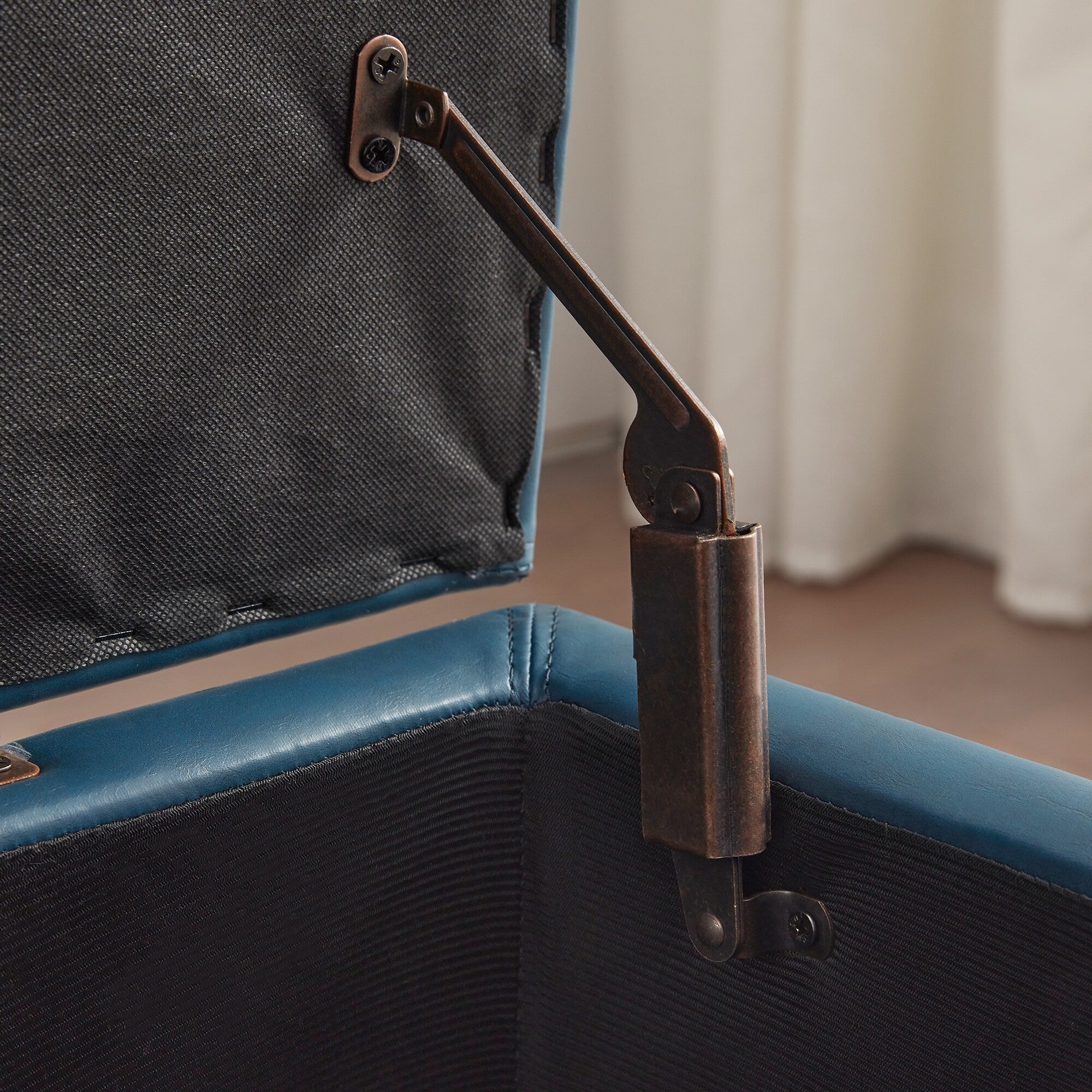 Ottoman rectangulaire de rangement recouvert de simili cuir - 50,3 x 17,50 x 18 pouces