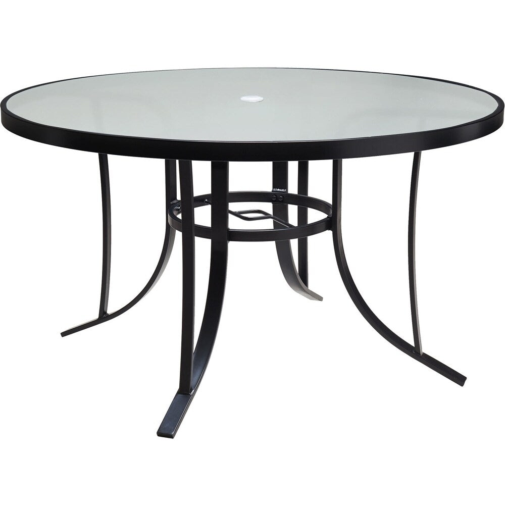 Ensemble de salle à manger 5 pièces Hanover Lavallette bleu océan avec 4 chaises fixes, table ronde en verre de 132 cm, parasol et pied de table.