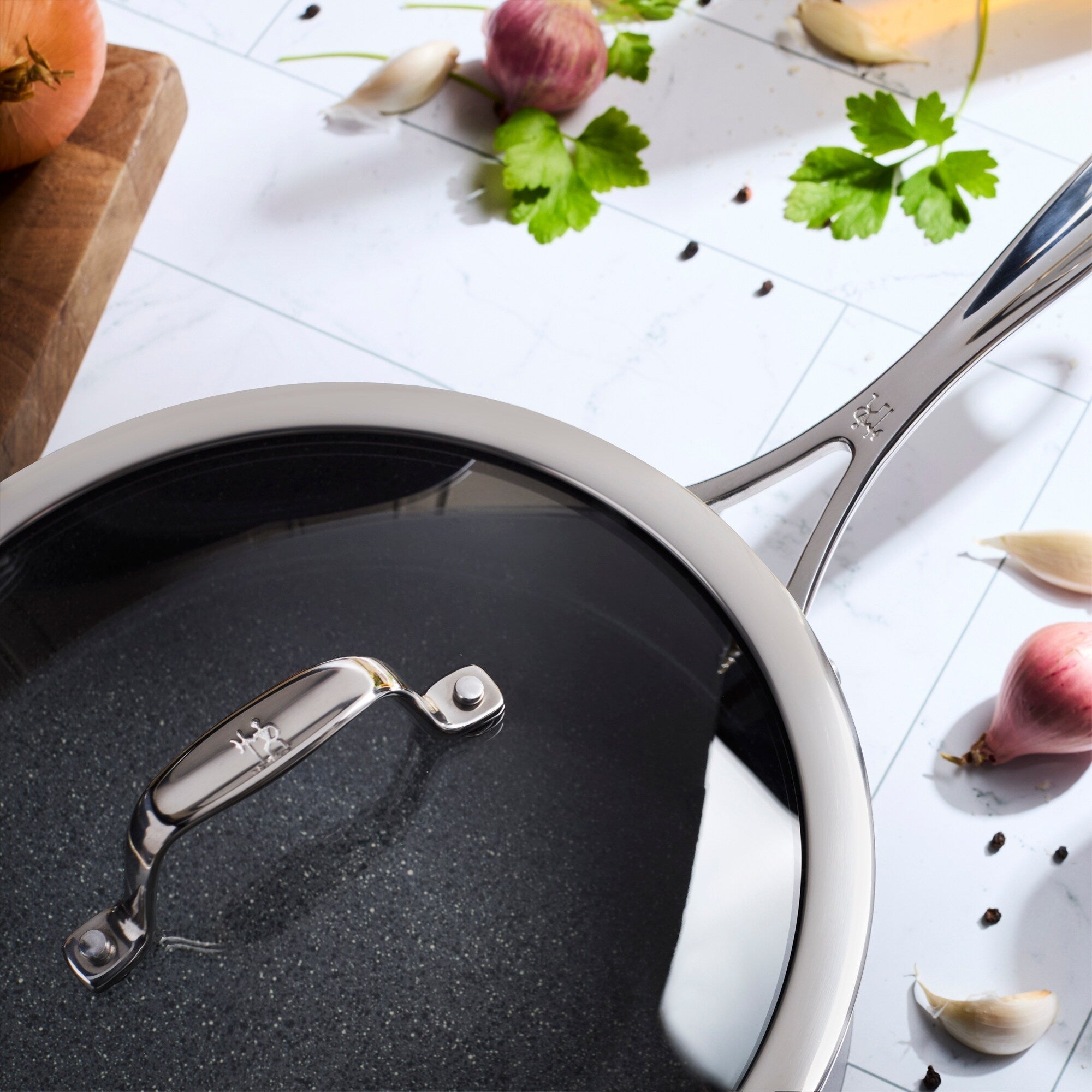 Ensemble de casseroles et poêles antiadhésives en céramique Henckels Capri, 11 pièces, en aluminium et céramique - Gris