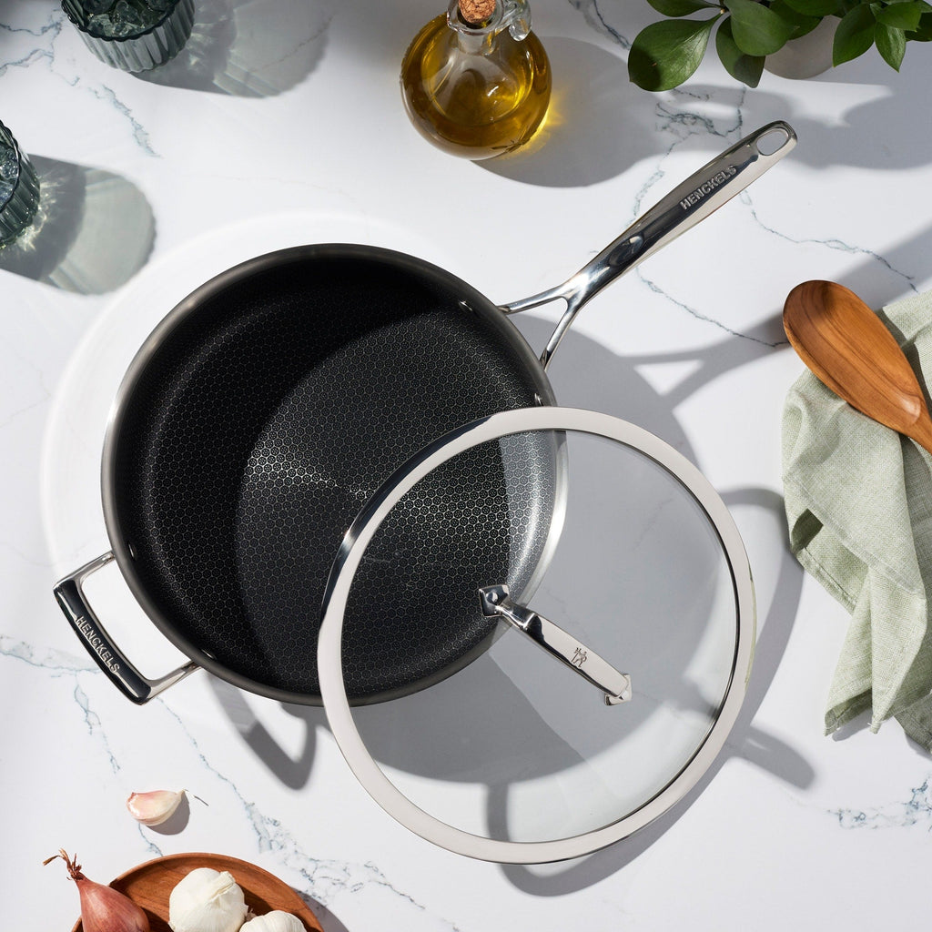 Poêle à frire en acier inoxydable Henckels Paradigm de 4 quarts avec couvercle et aide-poignée