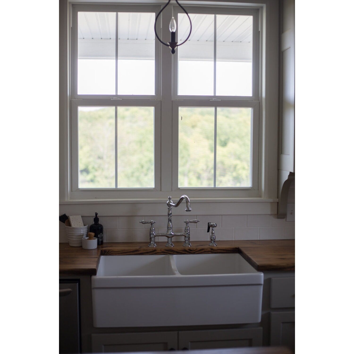 Robinet de cuisine Heritage Bridge avec pulvérisateur en laiton