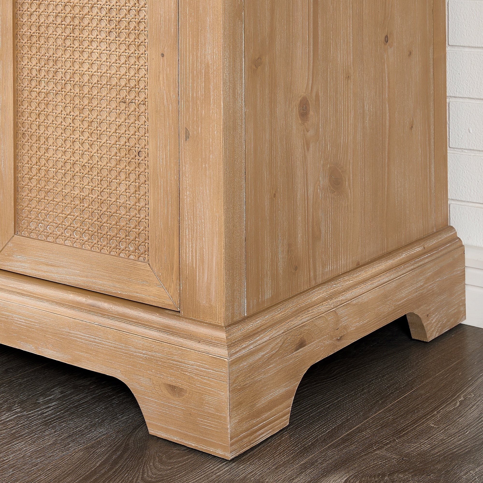 Meuble-lavabo Hervas avec plan de toilette en marbre naturel, sans miroir.