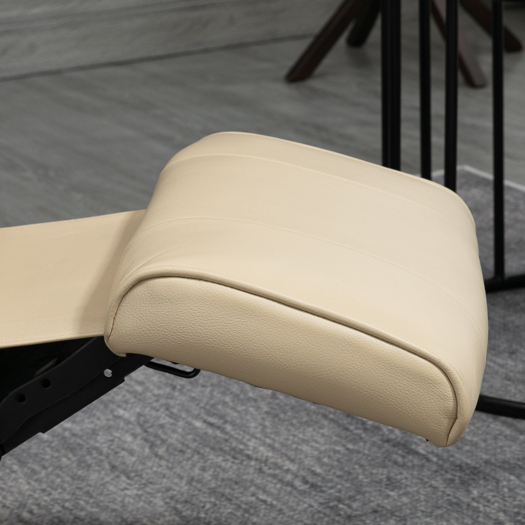 Fauteuil inclinable HomCom en similicuir, réglable, pivotant et à base manuelle, avec repose-pieds confortable et relaxant