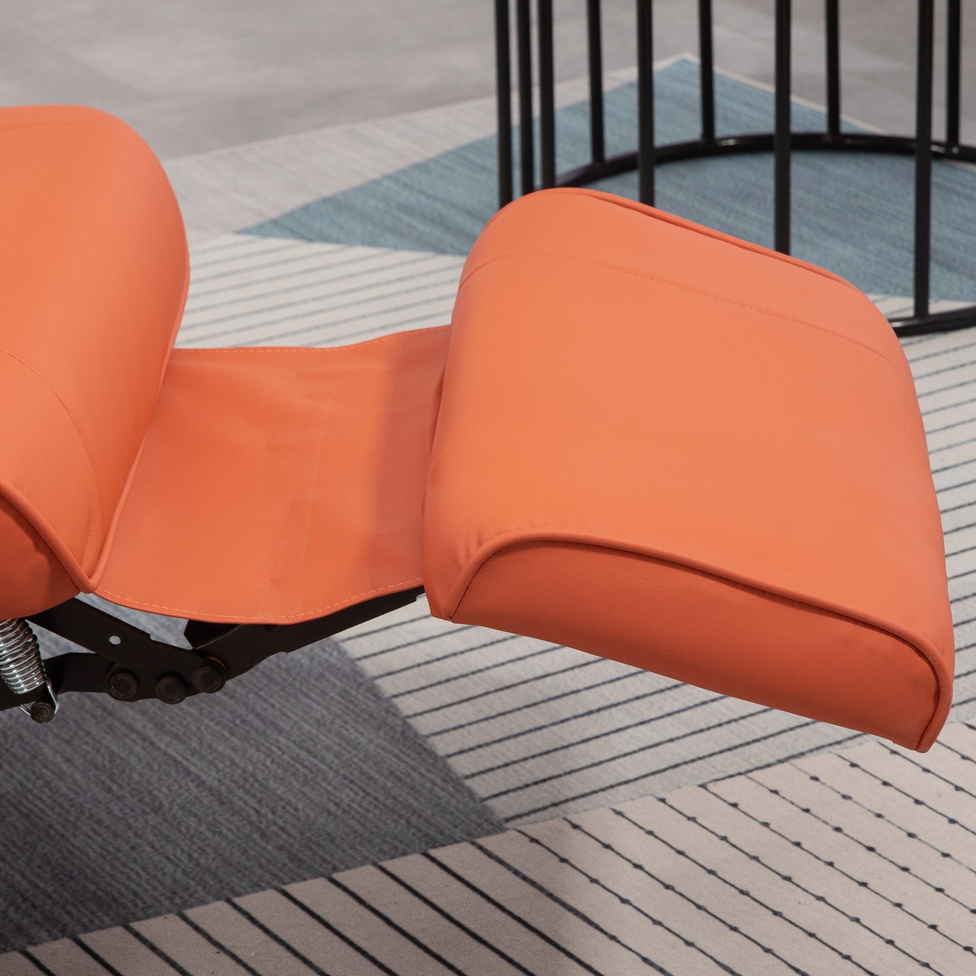 Fauteuil inclinable HomCom en similicuir, réglable, pivotant et à base manuelle, avec repose-pieds confortable et relaxant