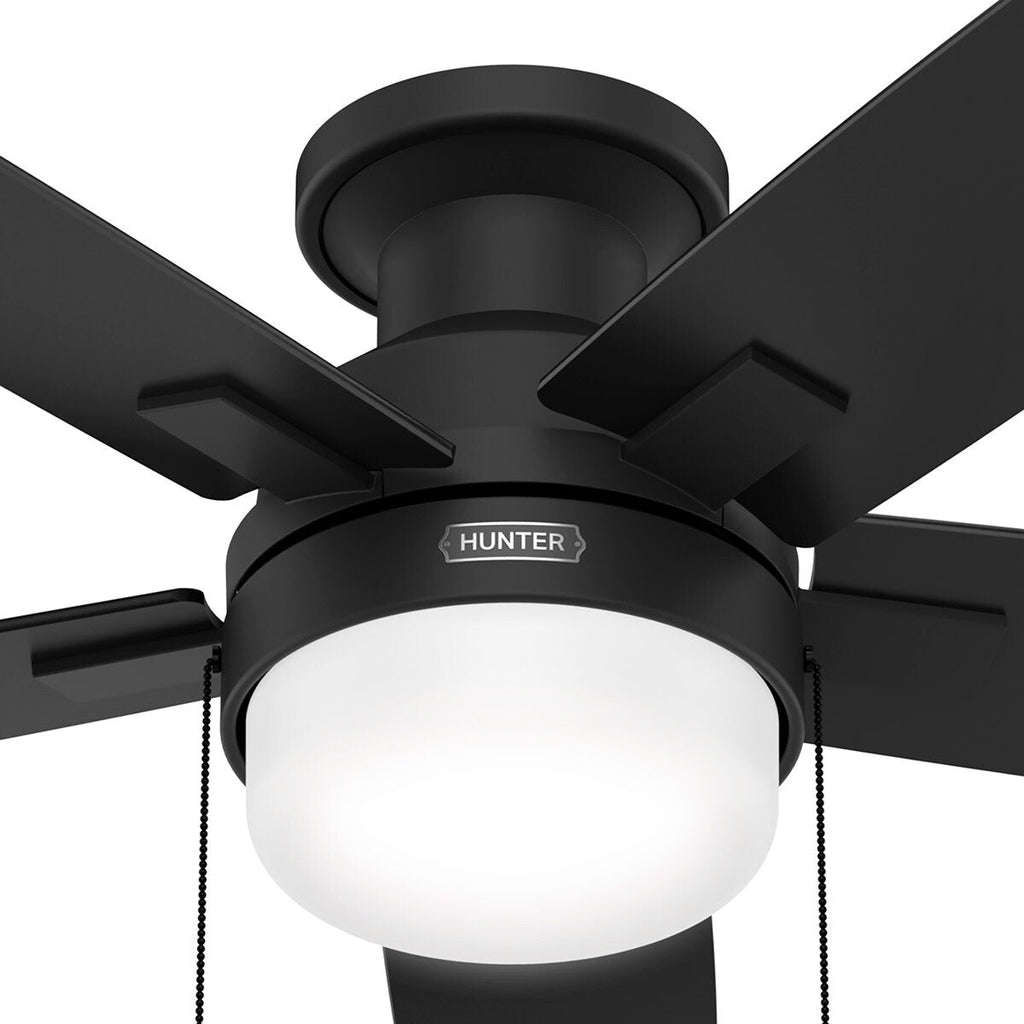 Ventilateur de plafond Hunter 52 Anisten à profil bas avec éclairage LED et interrupteur à tirer - Style moderne, contemporain, transitionnel