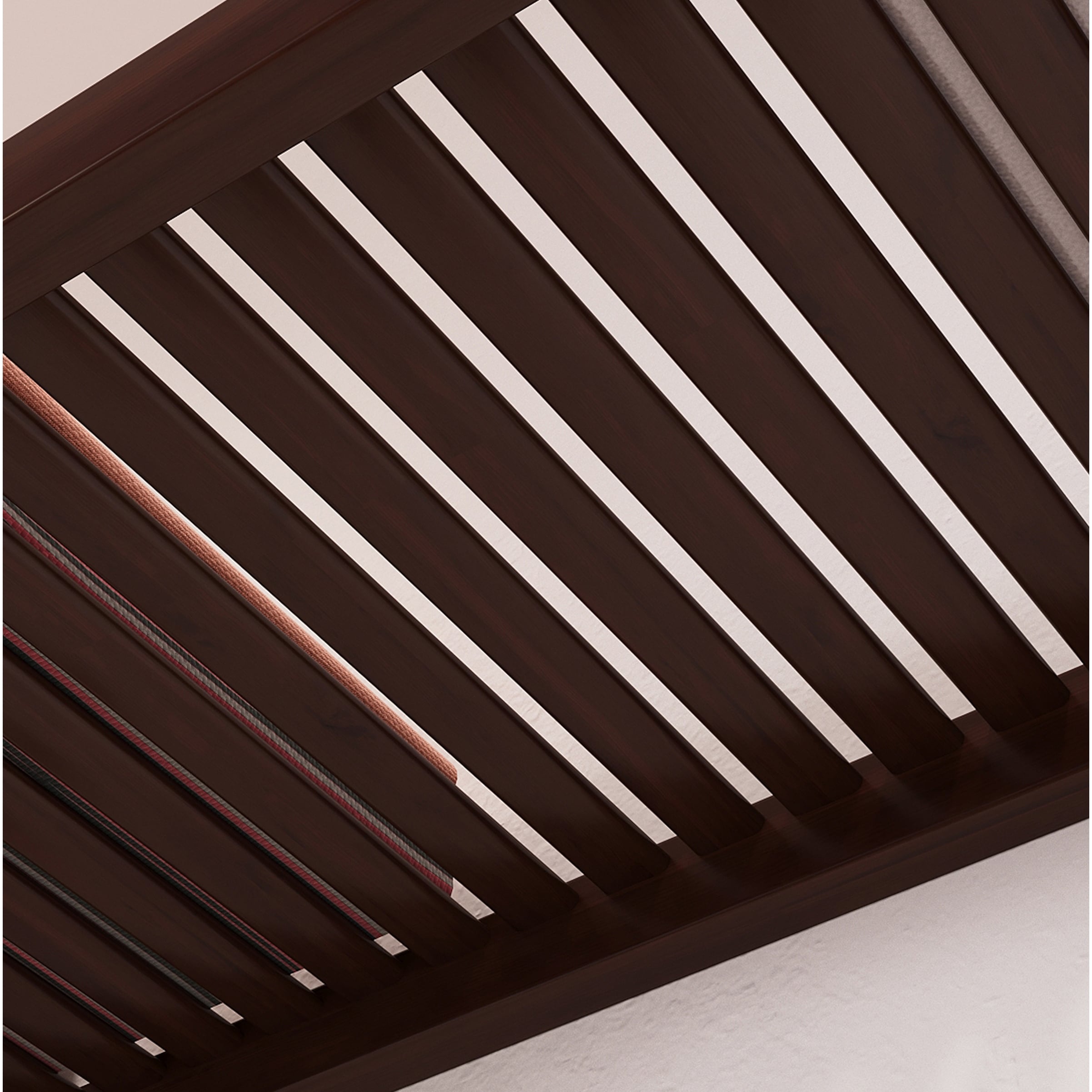 Système de rangement à armoire intégrée en bois massif John Louis Home, modèle Simplicity, couleur espresso.