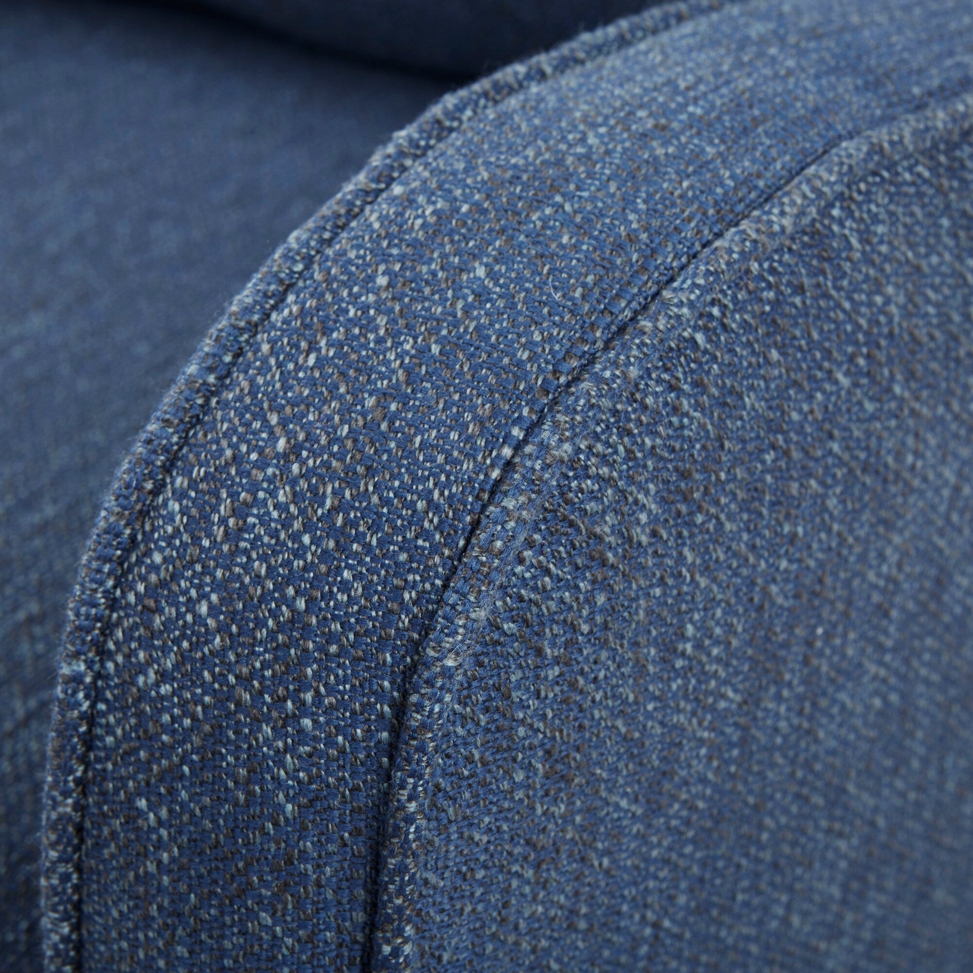 Fauteuil pivotant incurvé rembourré Betty de Madison Park