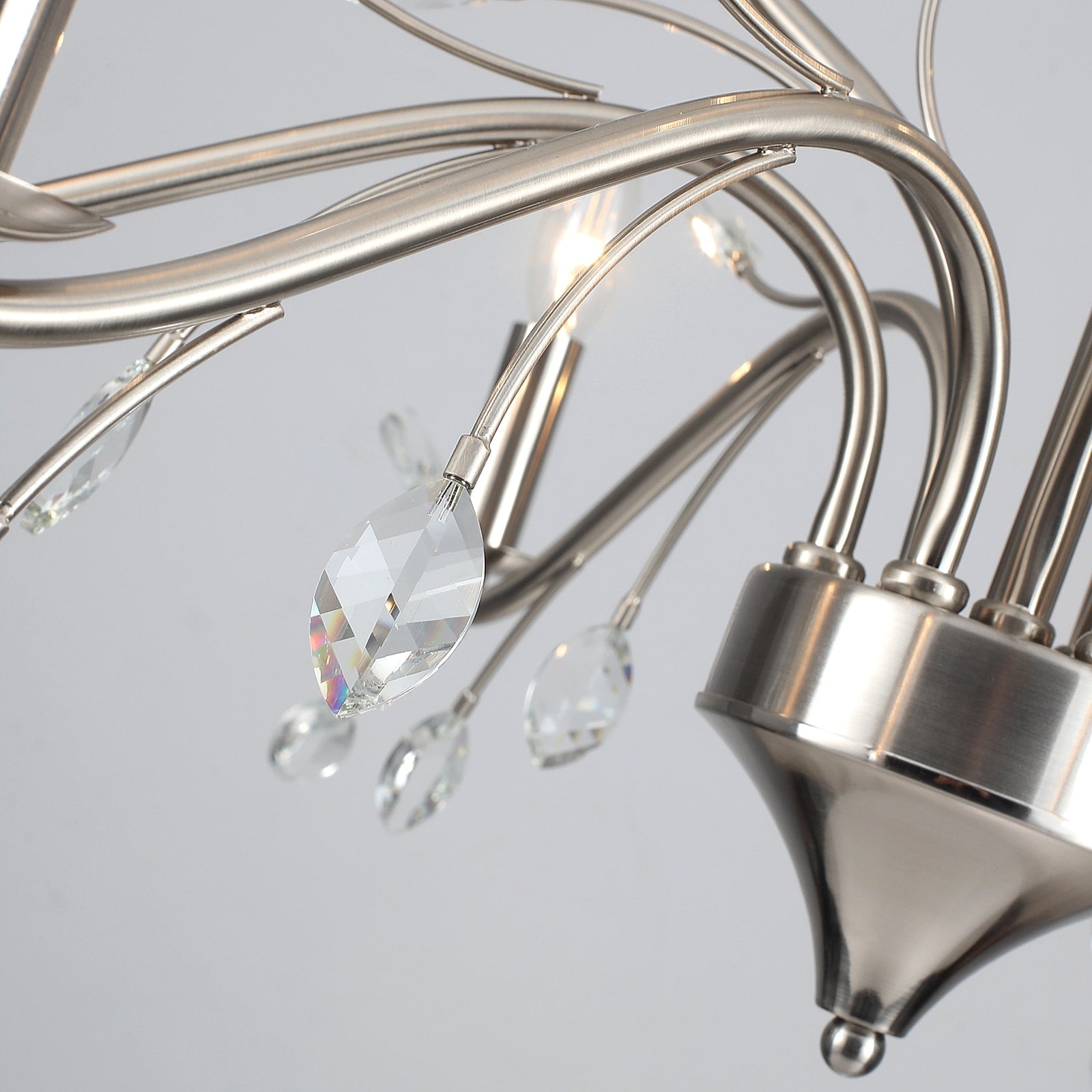 Luminaire suspendu en forme de branche d'arbre rétro style ferme avec lustre en cristal et bougie.