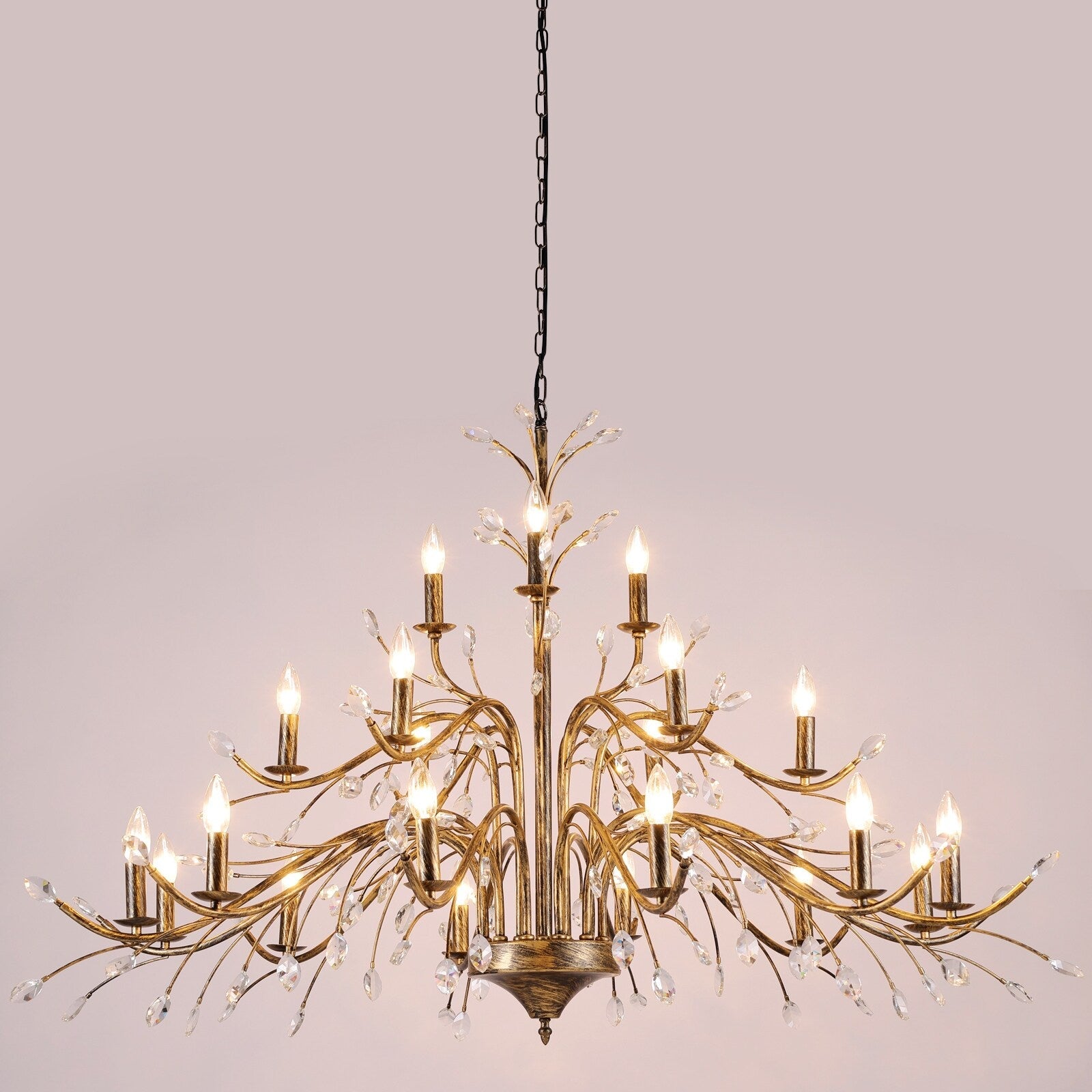 Luminaire suspendu en forme de branche d'arbre rétro style ferme avec lustre en cristal et bougie.